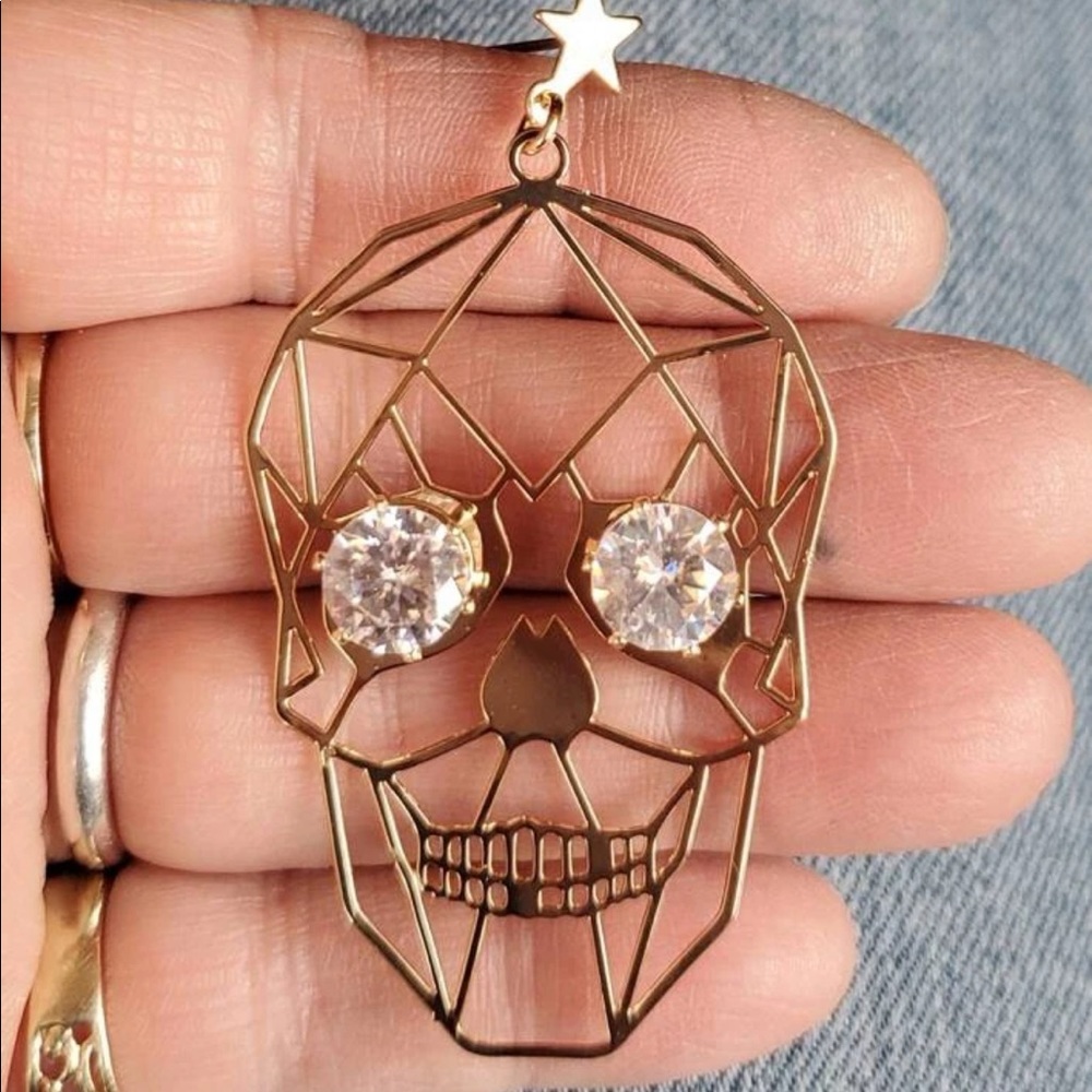 NWT Goth Skull Diamond Eyes Gold Tone Boutique Earrings Skeleton Head Bones